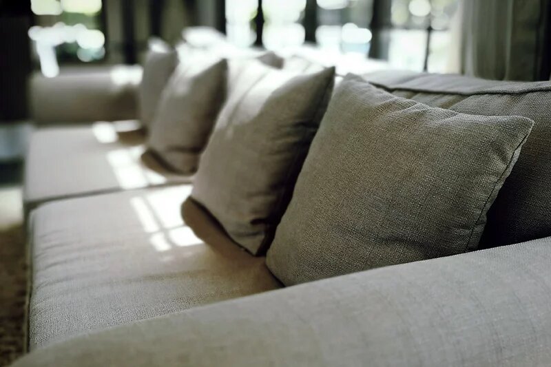 تاثیرات گرد و غبار بر روی مبل - مبلشویی خوشنام