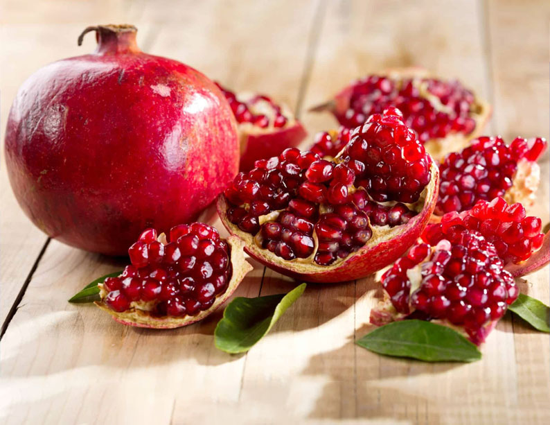 پاک کردن لکه انار از روی مبل پارچهای - مبلشویی کرج