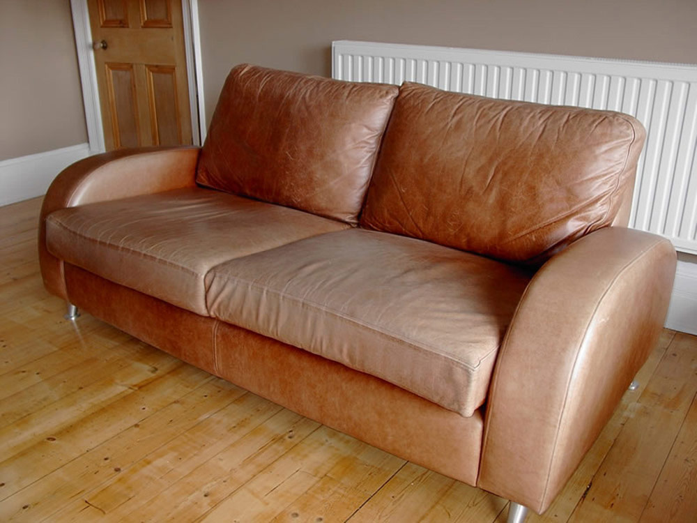 علت کدر شدن رنگ مبل - مبلشویی کرج