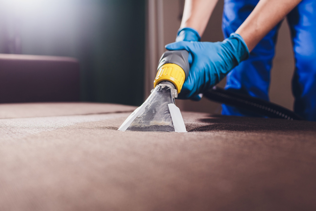 تميز كردن مبل پارچه اي با صابون